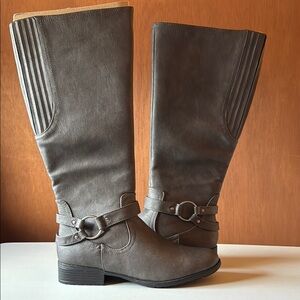 Life Stride Women's Felicity Knee High Boots -- NEVER WORN
